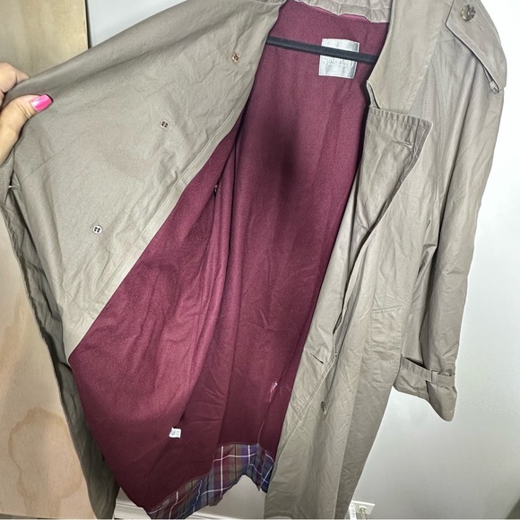 Stafford Executive Tan Trench Coat/Jacket with inner burgundy. Men’s size 42 Reg - Picture 11 of 16